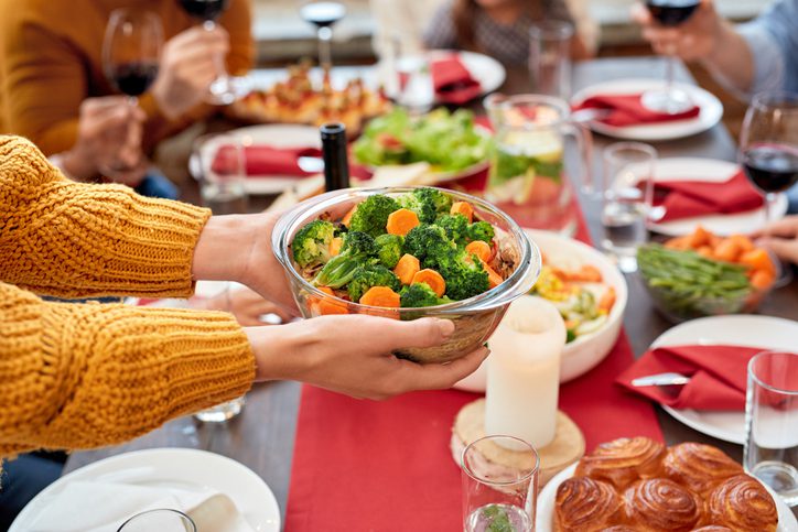 Balanced Bites: Healthy Eating During the Holidays