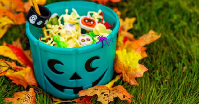 8 Easy Ways to Healthify Your Halloween